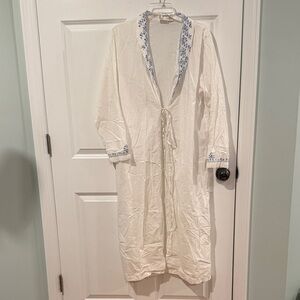 Gillian & O’Malley White and Blue Floral Cotton Long Women's Robe